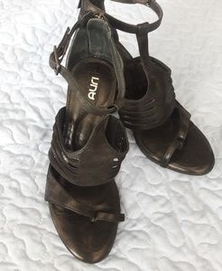 AURI BLACK LEATHER PUMPS